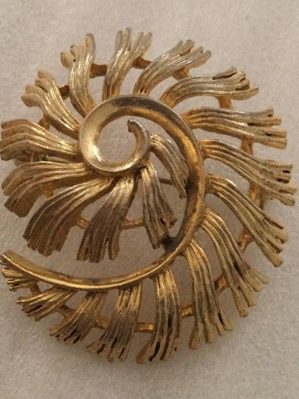 Lisner Nautilus Pin